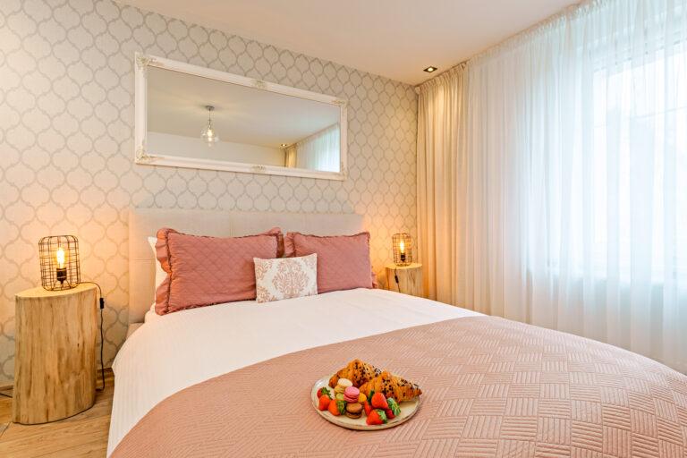 apartament-novi-mazury-mragowo-nocleg-sypialnia-apartament-dla-par-01